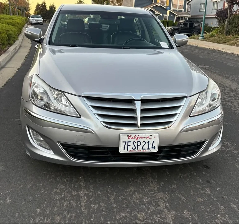 2014 Hyundai Genesis - Image 17 of 20