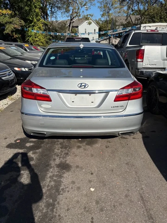 2014 Hyundai Genesis - Image 7 of 12
