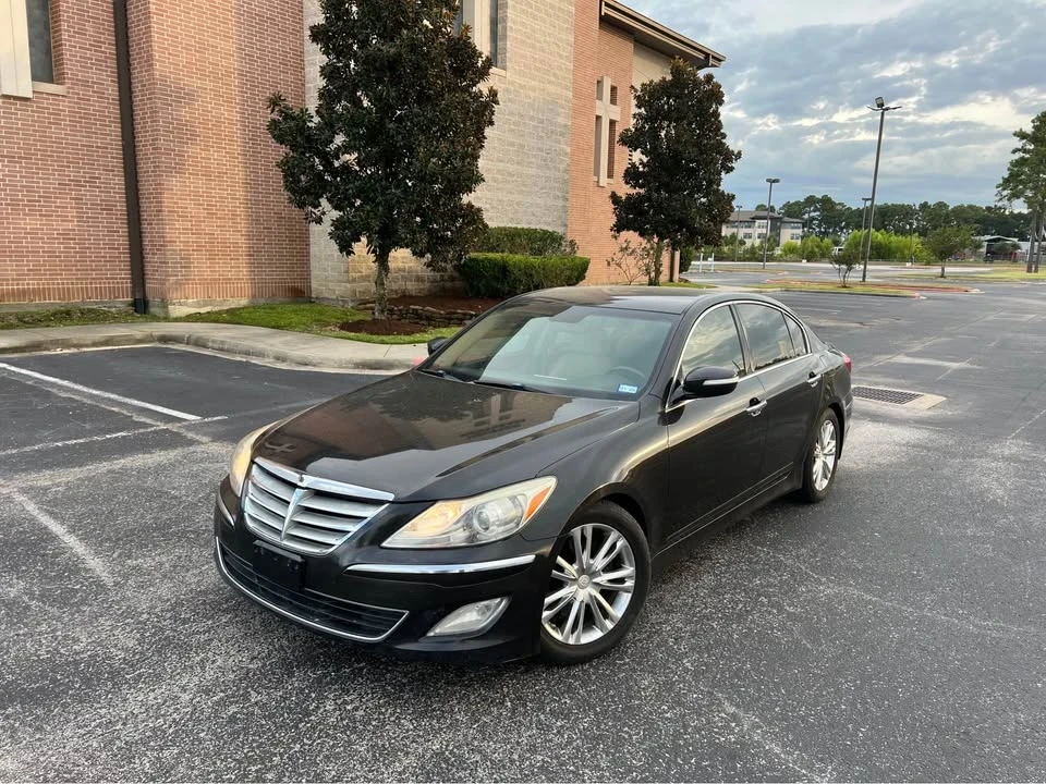 2014 Hyundai Genesis - Image 3 of 18