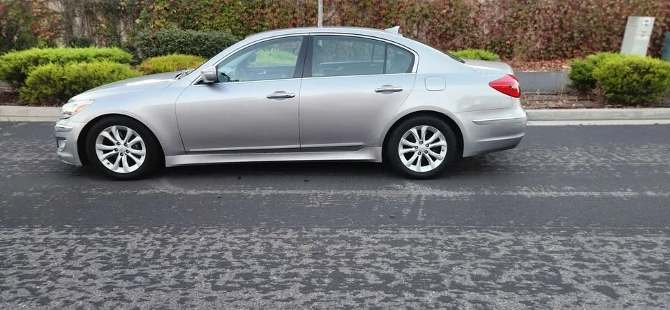2014 Hyundai Genesis - Image 6 of 20
