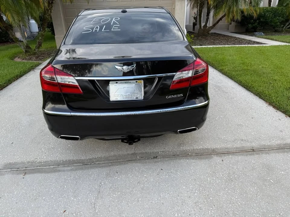 2014 Hyundai Genesis - Image 2 of 10