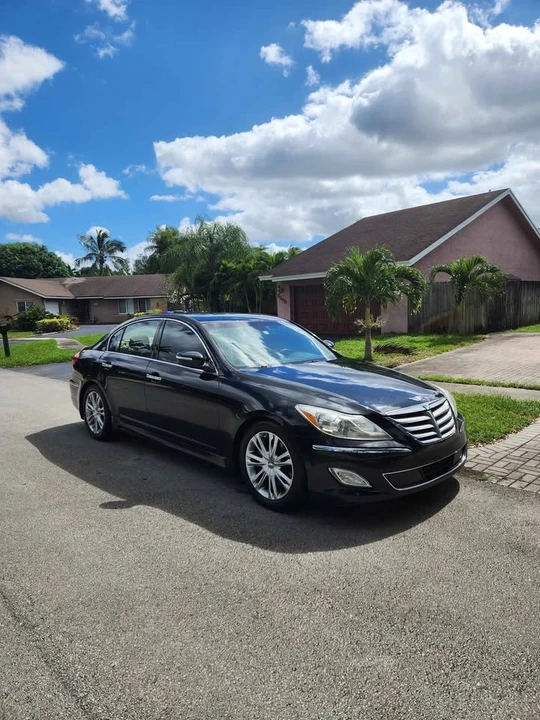2014 Hyundai Genesis - Image 7 of 16