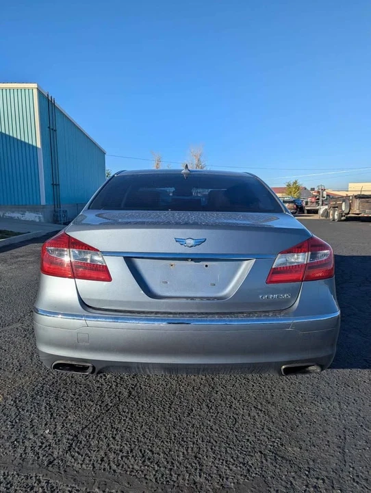 2014 Hyundai Genesis - Image 5 of 20