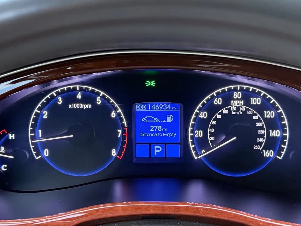 2014 Hyundai Genesis - Image 7 of 10