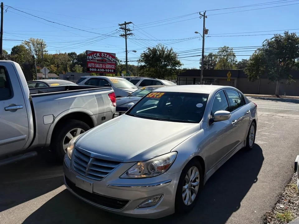 2014 Hyundai Genesis - Image 2 of 12