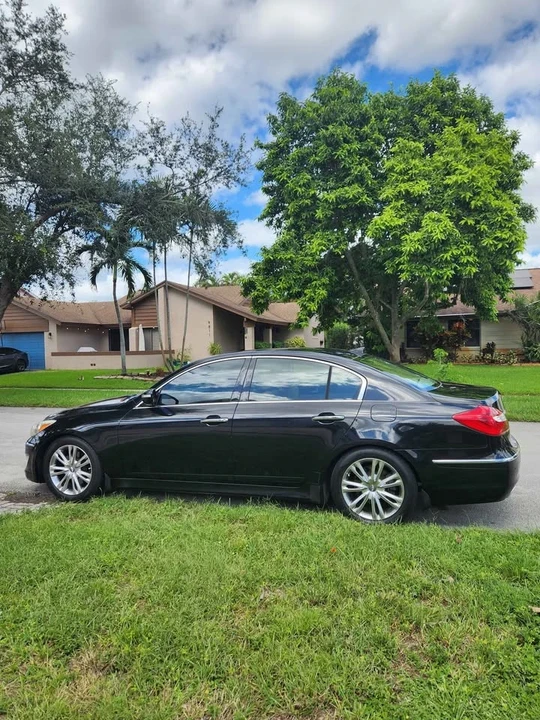 2014 Hyundai Genesis - Image 4 of 16