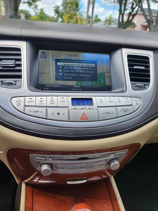 2014 Hyundai Genesis - Image 13 of 16
