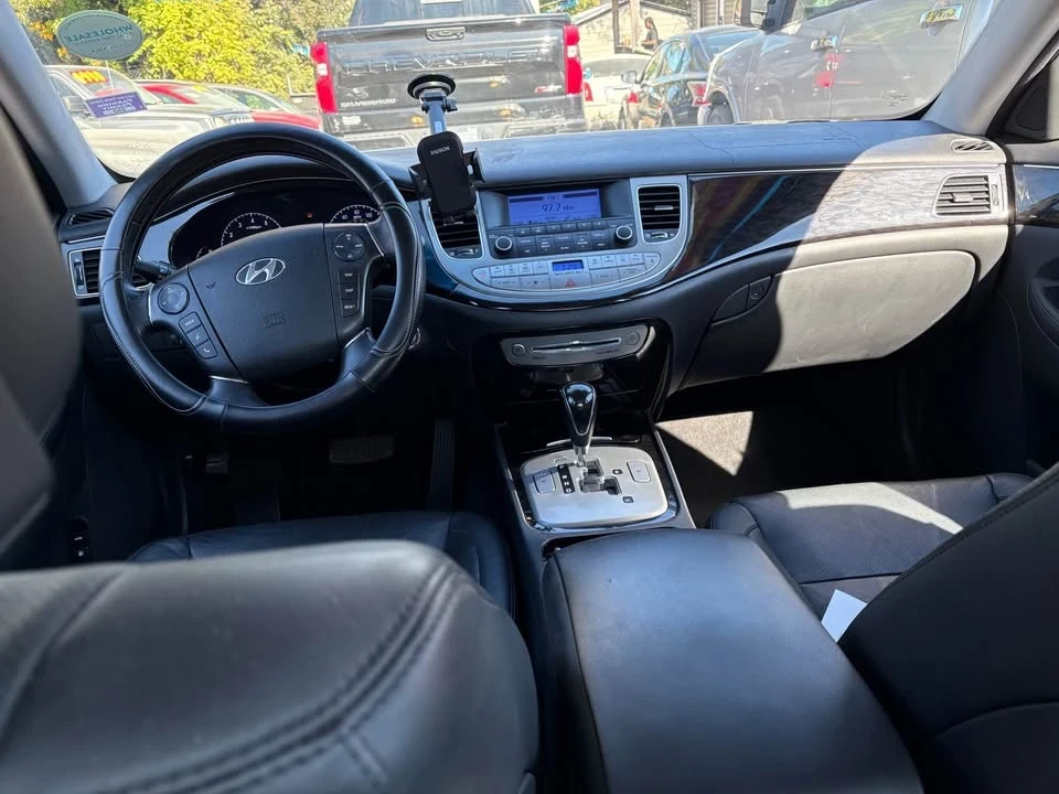 2014 Hyundai Genesis - Image 10 of 12