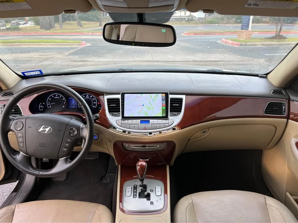 2014 Hyundai Genesis - Image 13 of 18
