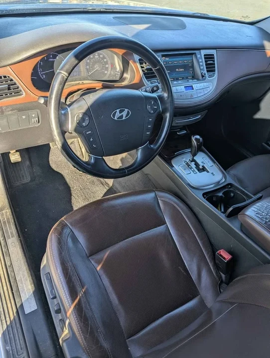 2014 Hyundai Genesis - Image 14 of 20