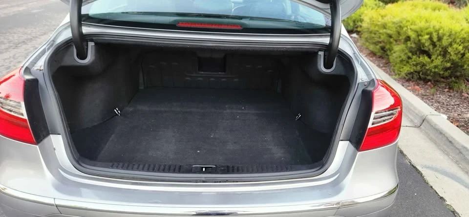 2014 Hyundai Genesis - Image 13 of 20