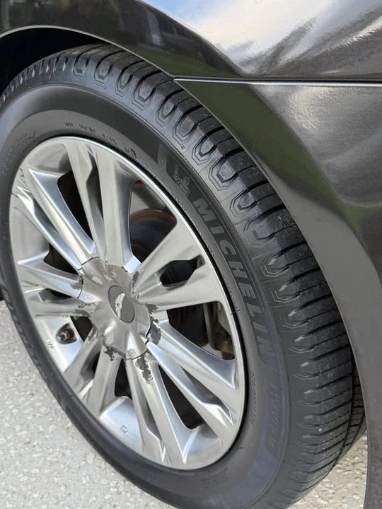2014 Hyundai Genesis - Image 6 of 10
