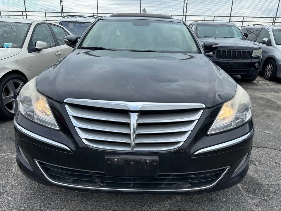 2014 Hyundai Genesis - Image 2 of 16