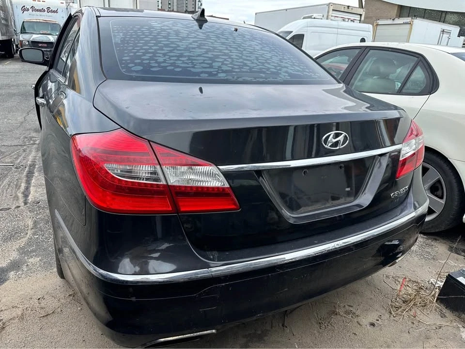 2014 Hyundai Genesis - Image 5 of 16