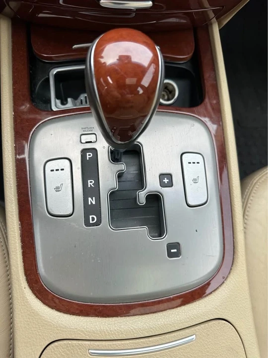 2014 Hyundai Genesis - Image 14 of 16