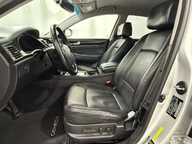 2014 Hyundai Genesis - Image 8 of 13