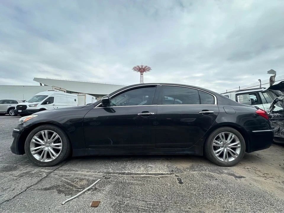 2014 Hyundai Genesis - Image 4 of 16