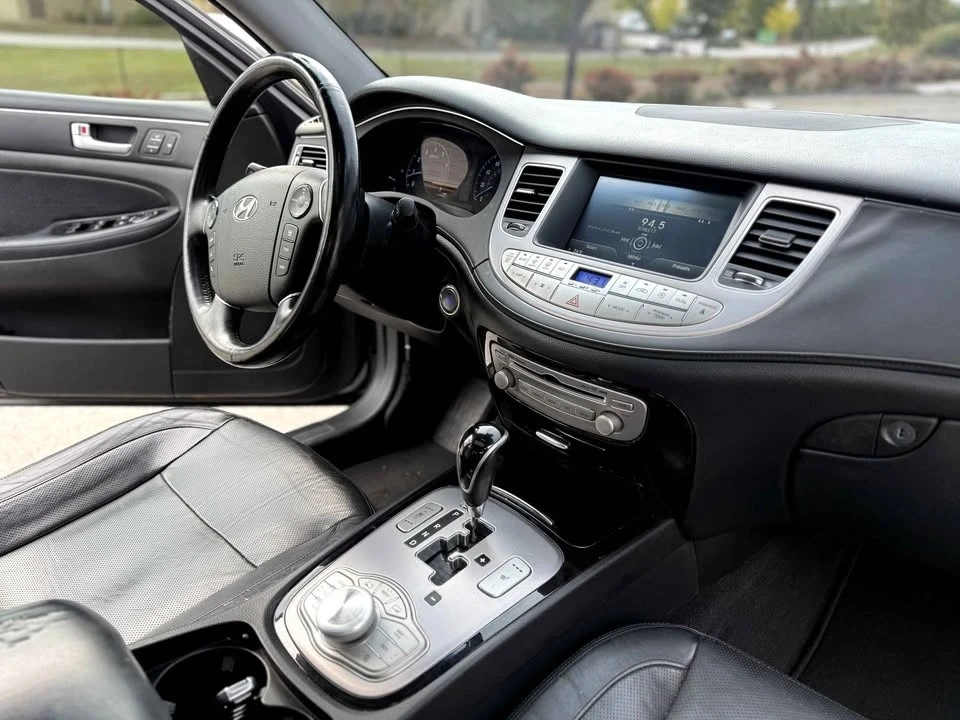 2014 Hyundai Genesis - Image 7 of 9