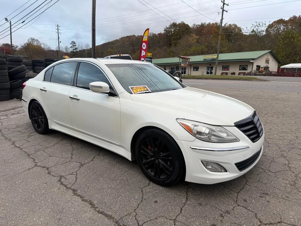 2014 Hyundai Genesis - Image 8 of 15