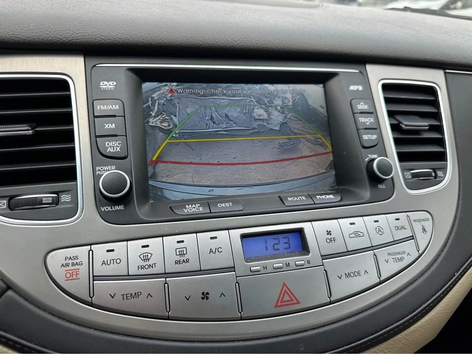 2014 Hyundai Genesis - Image 15 of 16