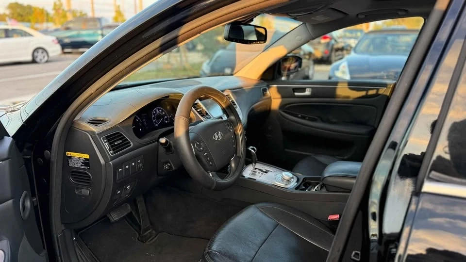 2014 Hyundai Genesis - Image 8 of 14