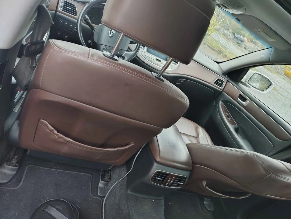 2014 Hyundai Genesis - Image 4 of 5