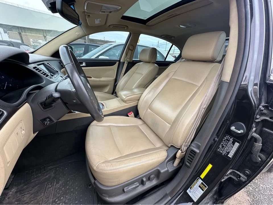 2014 Hyundai Genesis - Image 7 of 16