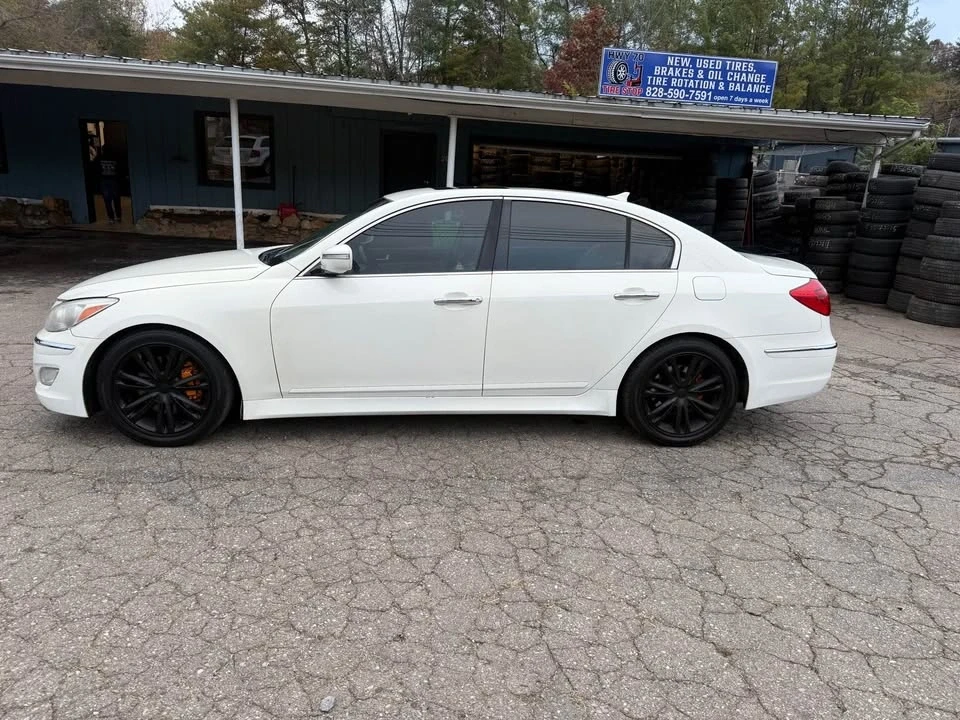 2014 Hyundai Genesis - Image 3 of 15