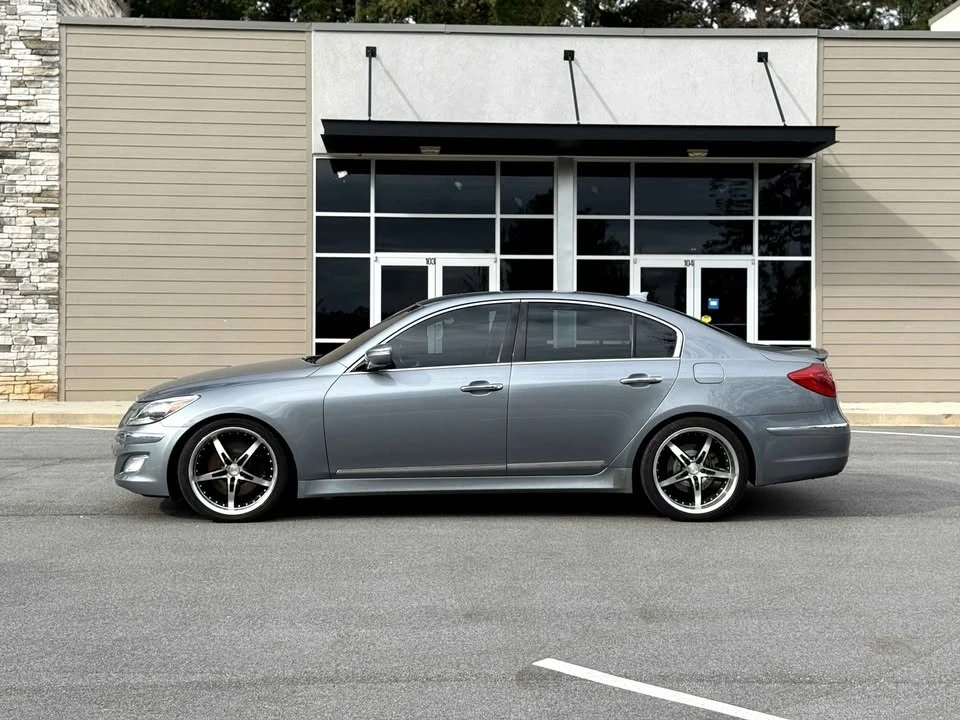 2014 Hyundai Genesis - Image 2 of 10