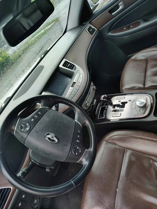 2014 Hyundai Genesis - Image 5 of 5