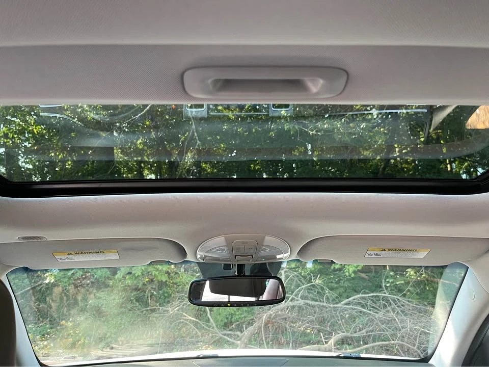 2014 Hyundai Genesis - Image 11 of 14
