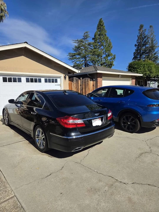 2014 Hyundai Genesis - Image 2 of 14