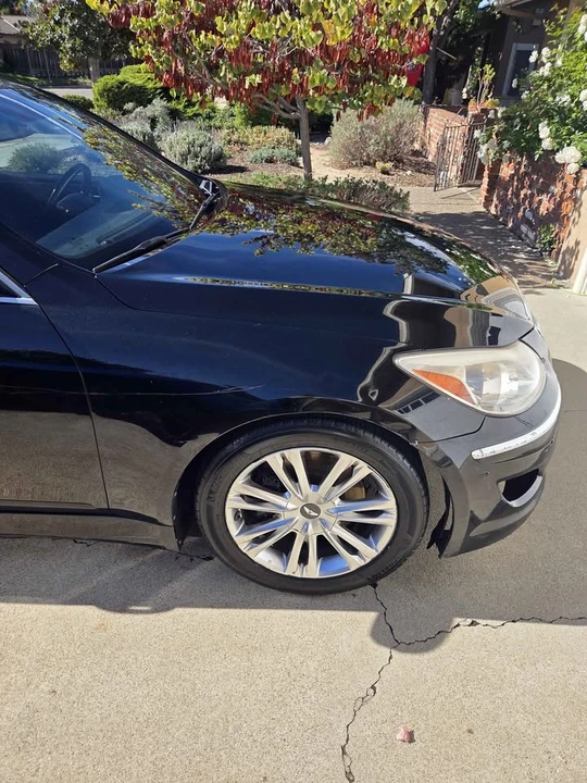 2014 Hyundai Genesis - Image 9 of 14