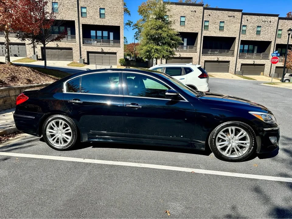2014 Hyundai Genesis - Image 8 of 19