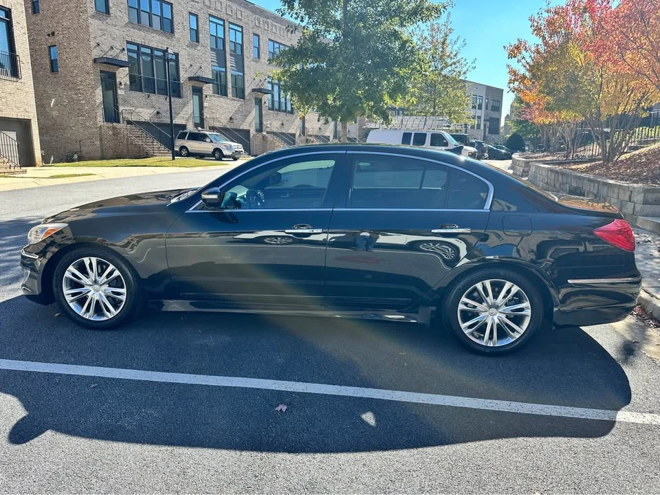2014 Hyundai Genesis - Image 4 of 19