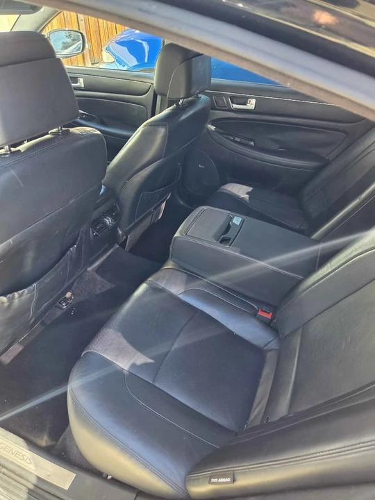 2014 Hyundai Genesis - Image 11 of 14