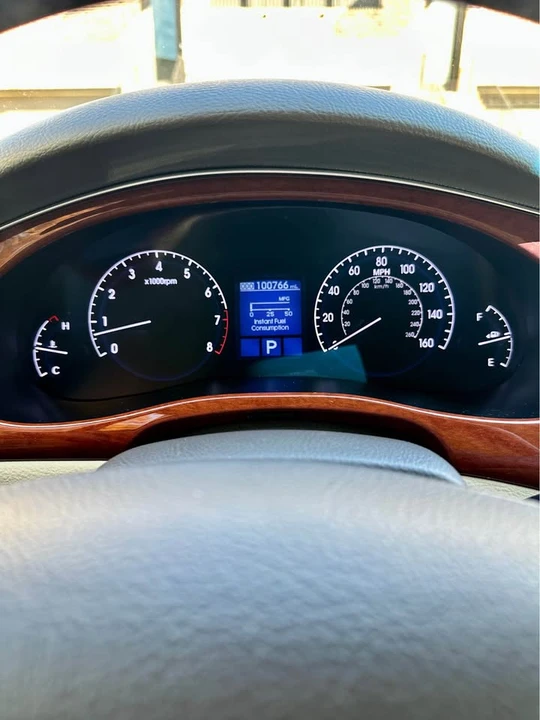 2014 Hyundai Genesis - Image 17 of 19