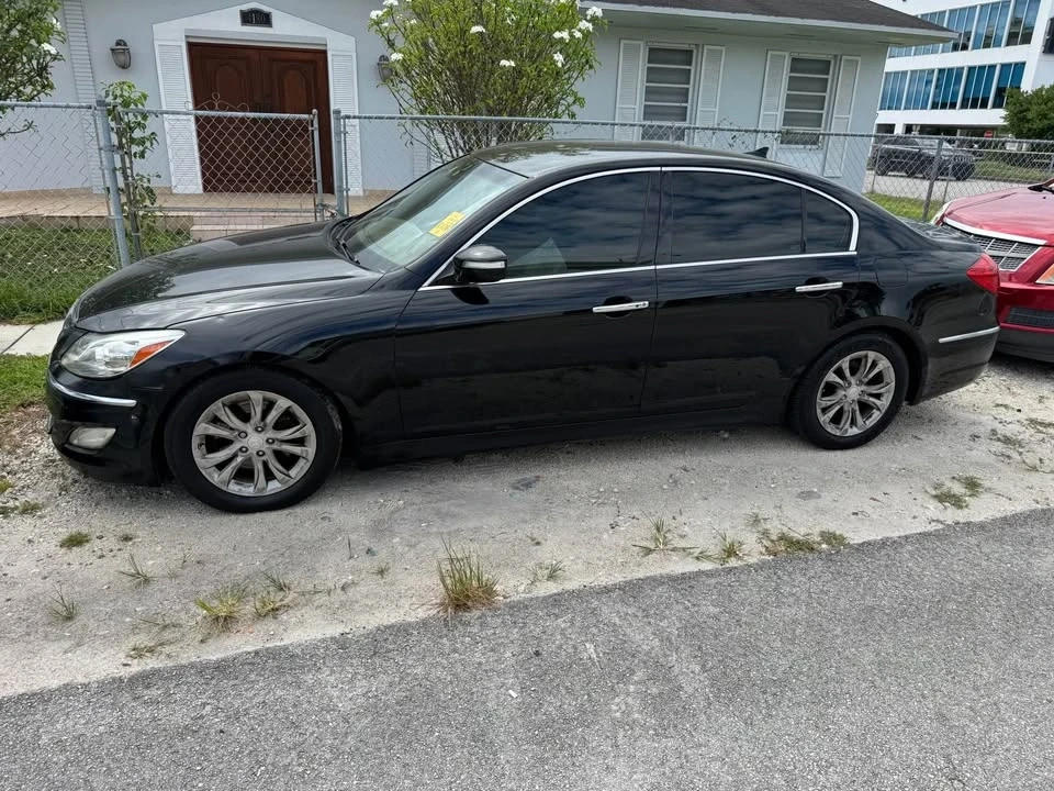 2014 Hyundai Genesis - Image 3 of 9