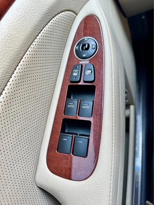 2014 Hyundai Genesis - Image 16 of 19