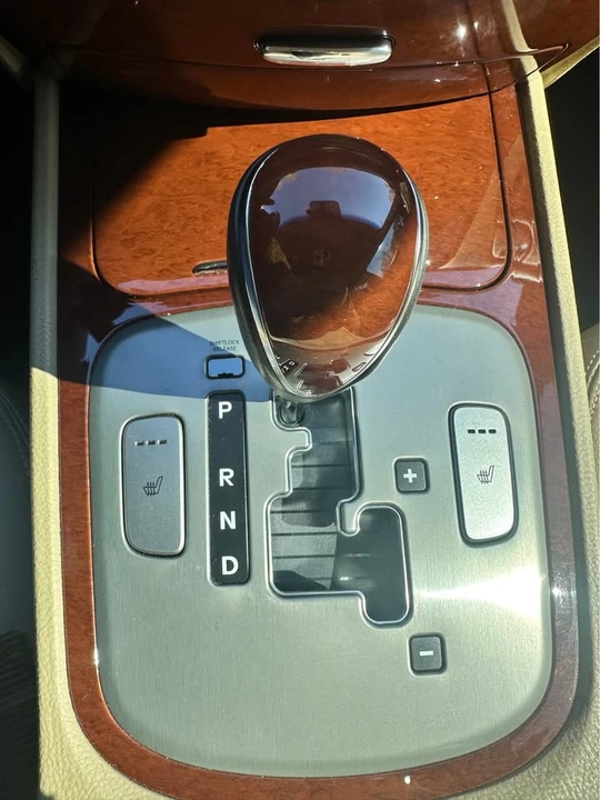2014 Hyundai Genesis - Image 13 of 19