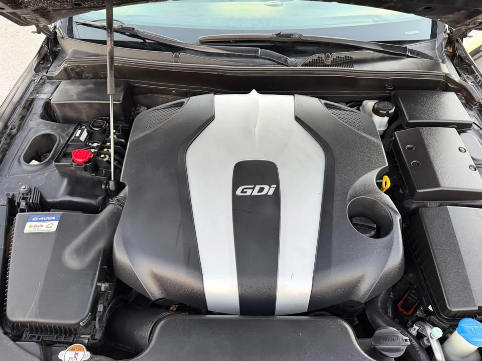 2014 Hyundai Genesis - Image 12 of 13