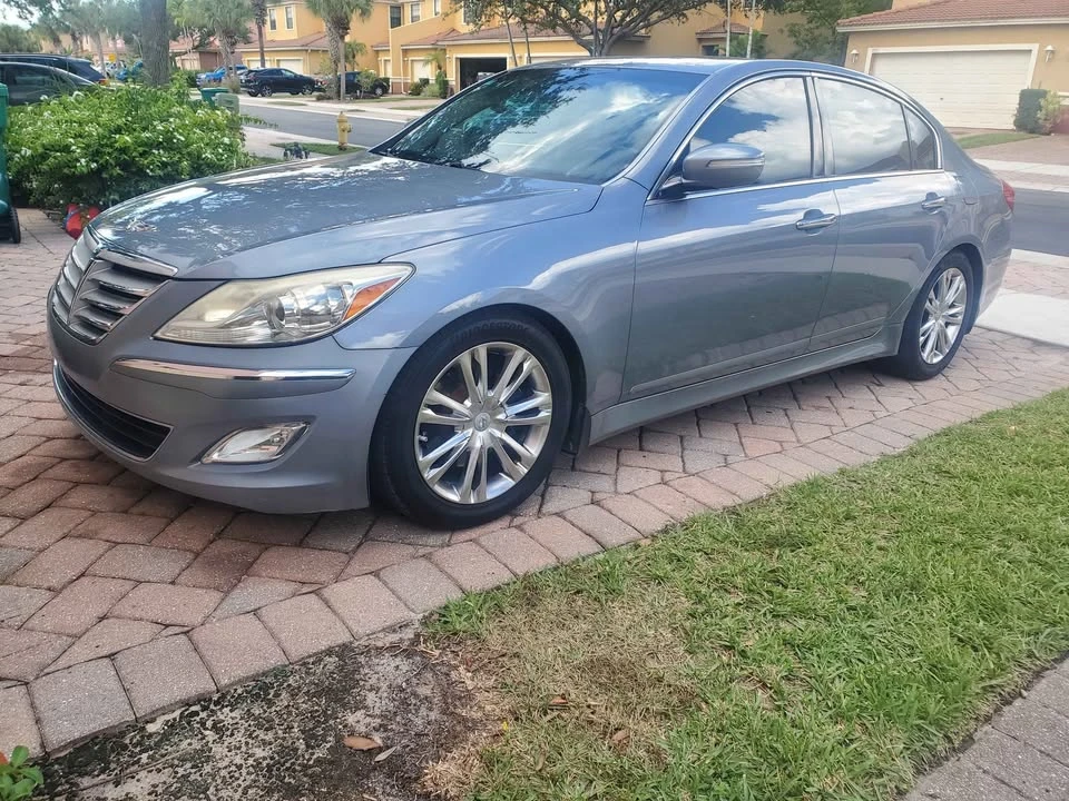2014 Hyundai Genesis - Image 3 of 18
