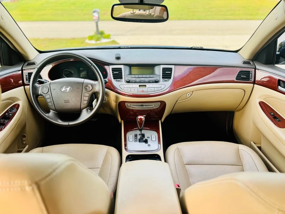 2014 Hyundai Genesis - Image 7 of 8