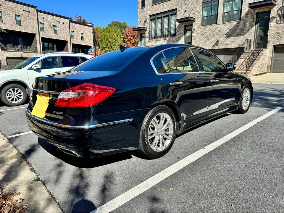 2014 Hyundai Genesis - Image 12 of 15