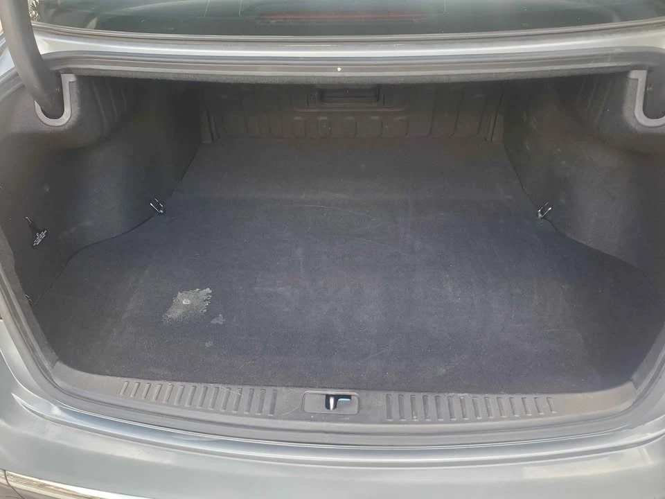 2014 Hyundai Genesis - Image 16 of 18