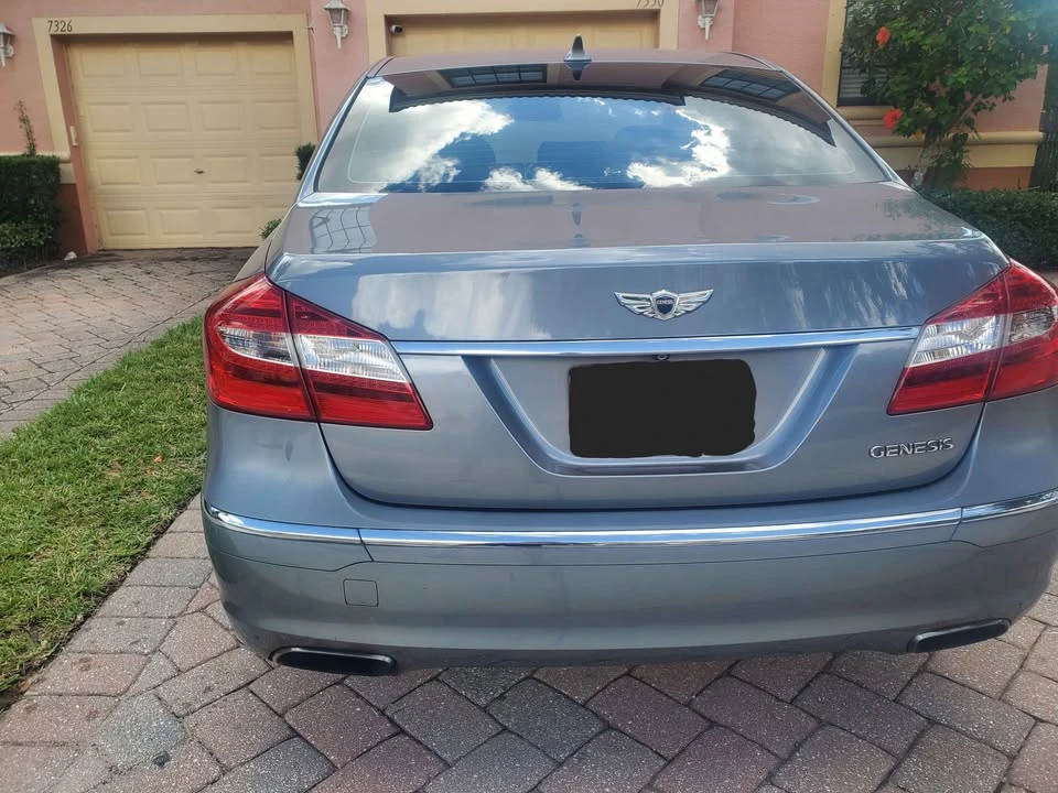 2014 Hyundai Genesis - Image 5 of 18