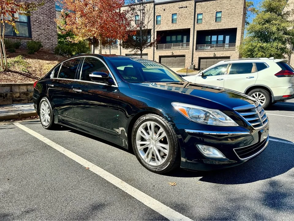2014 Hyundai Genesis - Image 14 of 15