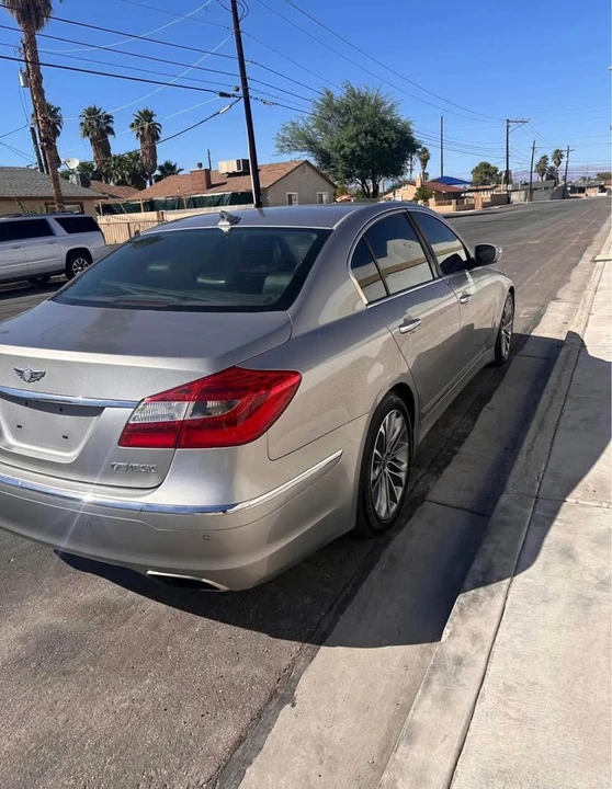 2014 Hyundai Genesis - Image 2 of 7