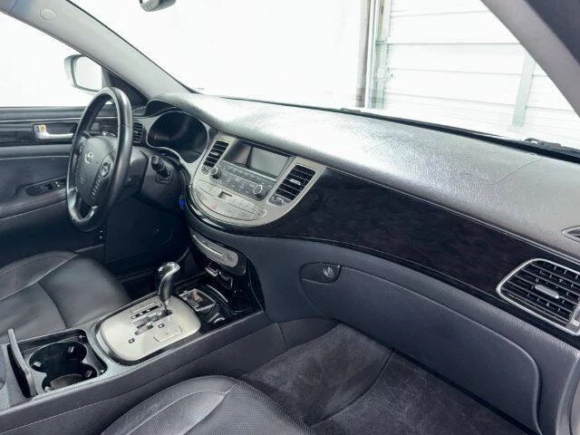 2014 Hyundai Genesis - Image 7 of 13