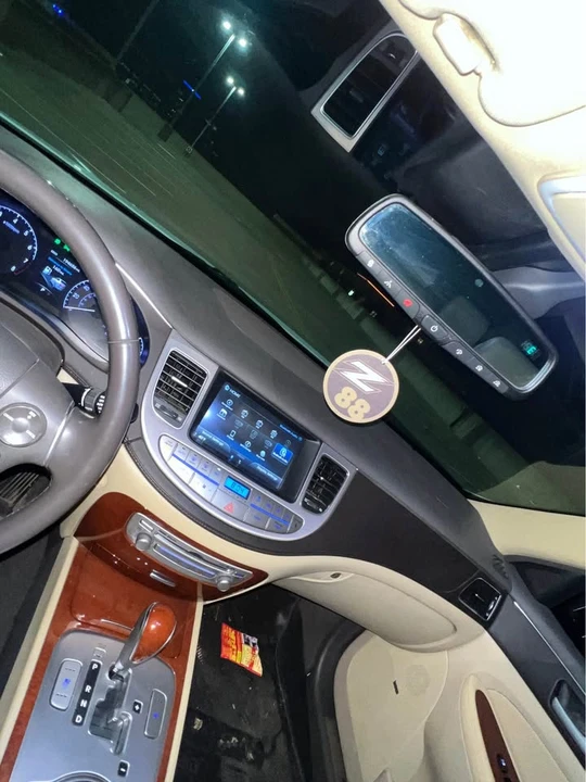 2014 Hyundai Genesis - Image 11 of 18